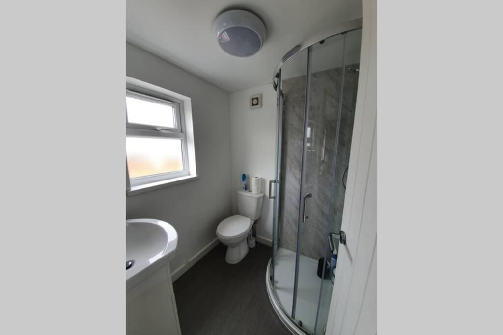 2Nd Floor Comfy Swindon Centre - Loft Studio公寓 外观 照片