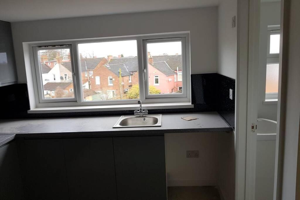 2Nd Floor Comfy Swindon Centre - Loft Studio公寓 外观 照片